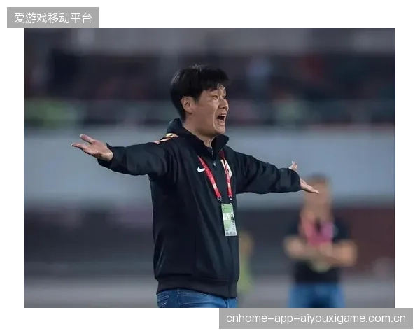 李霄鹏保级仍被传下课？海牛教练风波深度解析